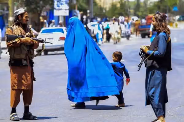 راپور: د طالبانو تر لومړۍ واکمنۍ ۳۰ کاله وروسته هم افغانستان له ناڅرګند راتلونکي سره مخ دی