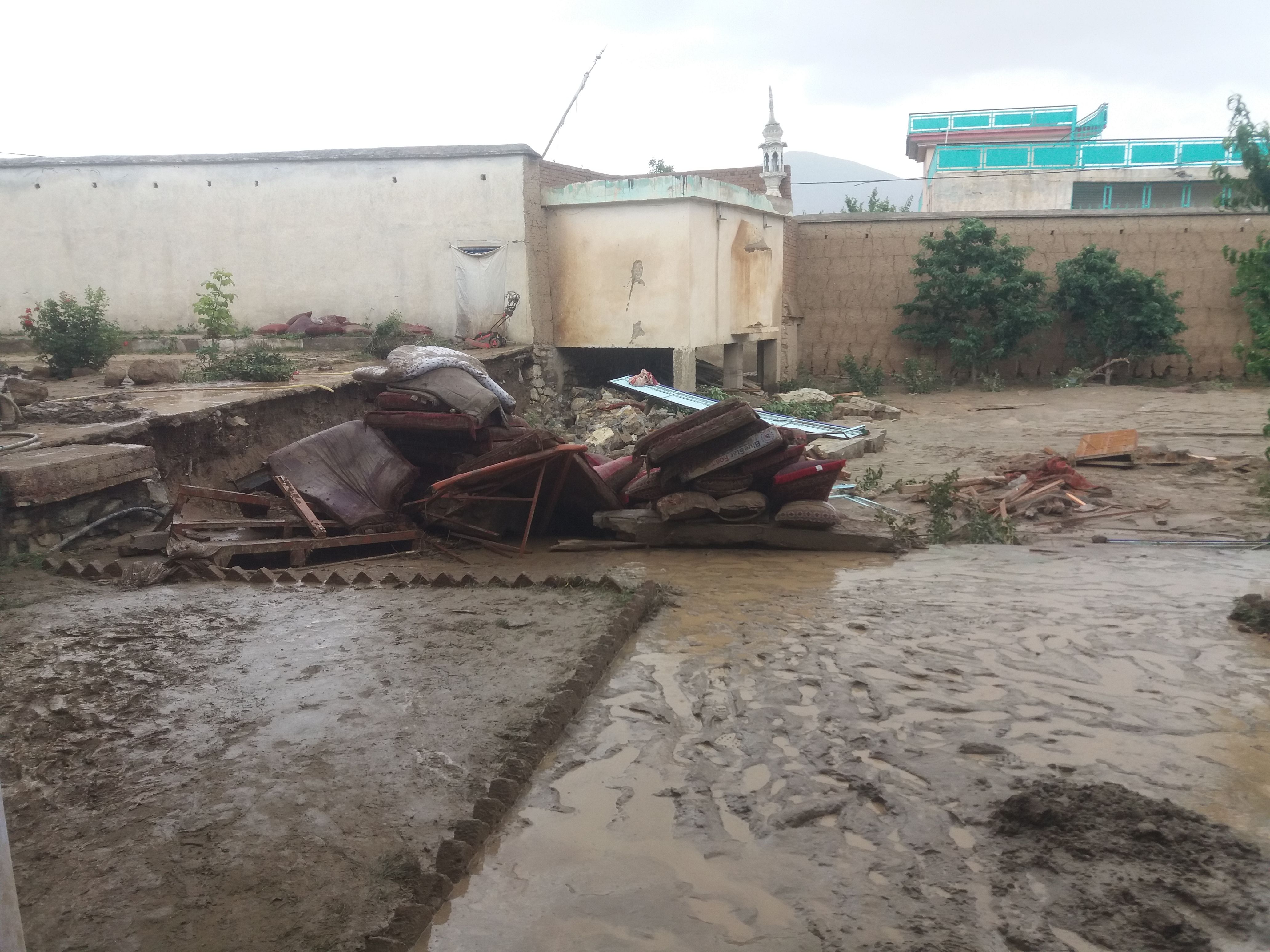 آمار طالبان از تلفات حوادث طبیعی در افغانستان:در چهار ماه ۲۱۴ نفر جان باختند