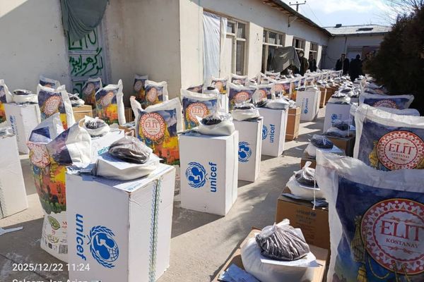 په لوګر کې پر ۱۰۰۰ بېوزلو کورنیو یوه اندازه خوراکي او غېر خوراکي توکي ووېشل شول