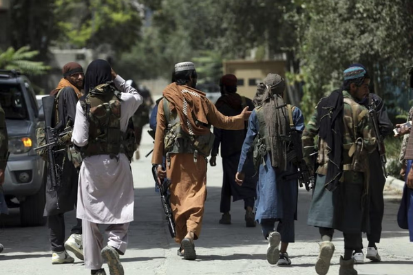 "دير شبيغل": طالبان تستعين بالمؤثرين الغربيين لتلميع صورتها أمام العالم