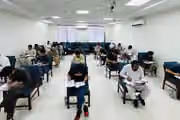 کرزی از پاکستان خواست تصمیم اخراج دانشجویان افغان را لغو کند
