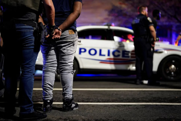 اعتقال شخصين في يوتا بتهمة زرع عبوة ناسفة تحت سيارة تابعة لشبكة "فوكس نيوز"