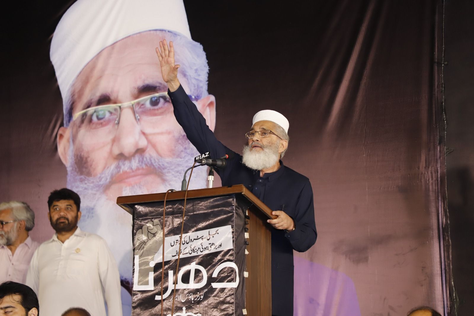 حزب جماعت اسلامی پاکستان: اخراج عجولانه مهاجرین افغان اختلاف بین دو کشور را تشدید می‌کند