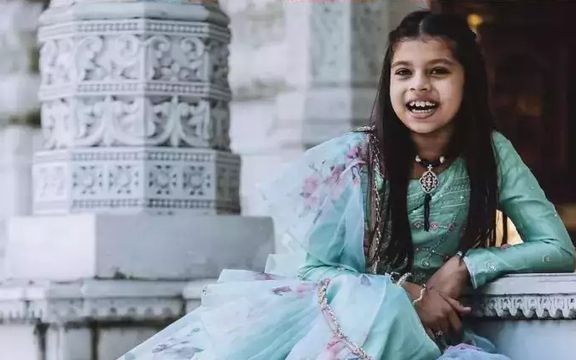 یک دختر ۸ ساله وارث تجارت الماس در هند راهبه شد