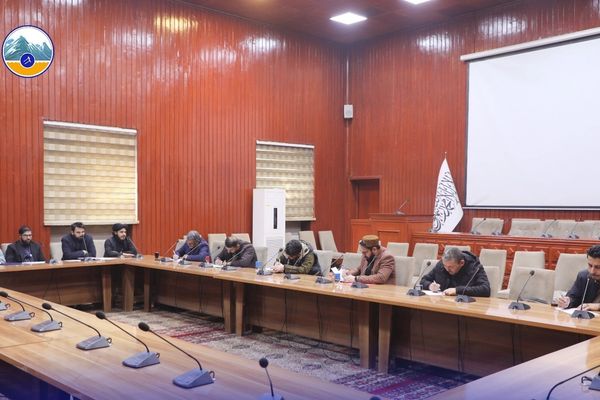 د طالبانو د کانونو وزارت: د امو نفتي حوزې ۱۸ زره ټُنه خام تېل وپلورل شول