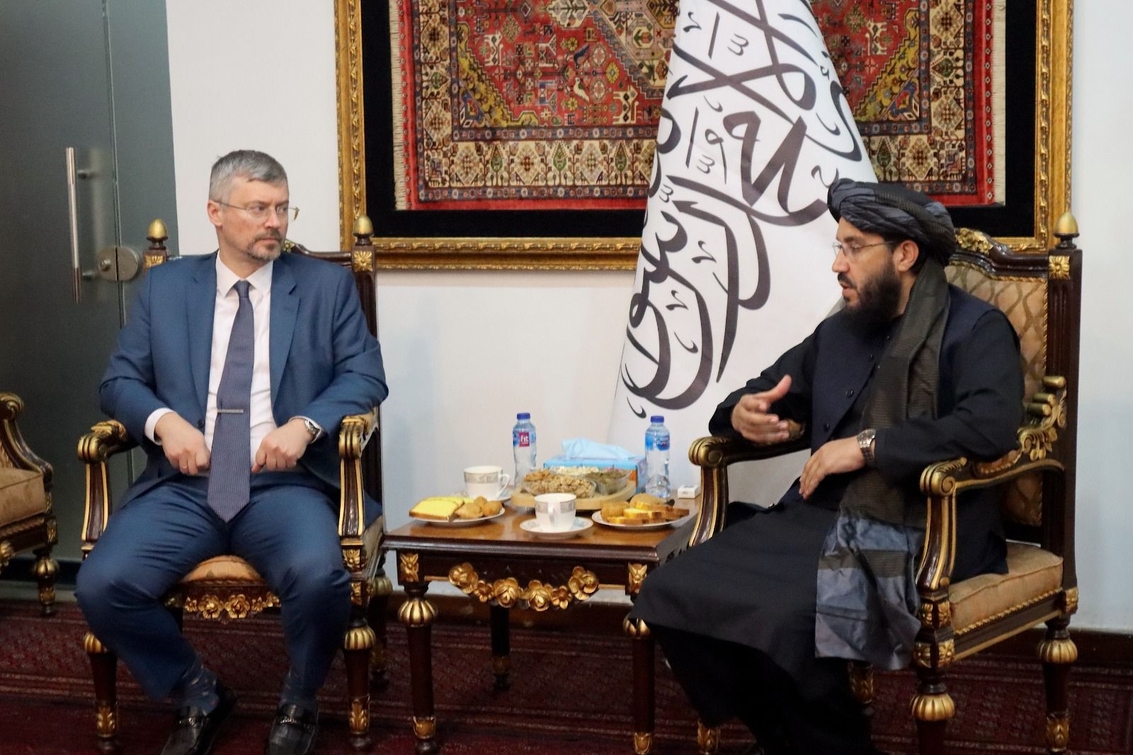 په پاکستان کې د طالبانو او روسیې سفیران پر دوه اړخیزو اړیکو غږېدلي