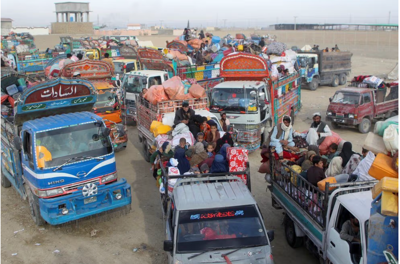 UN Appeals For $260 Million To Aid Returning Afghans As Funds Run Dry