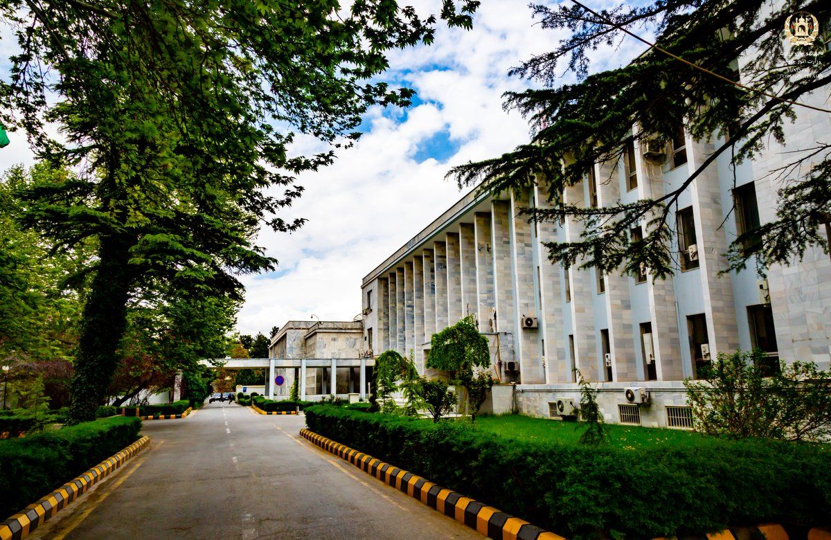 رئیس‌الوزرای طالبان حکم برکناری اتشه‌های فرهنگی ۹ سفارت افغانستان را امضا کرد