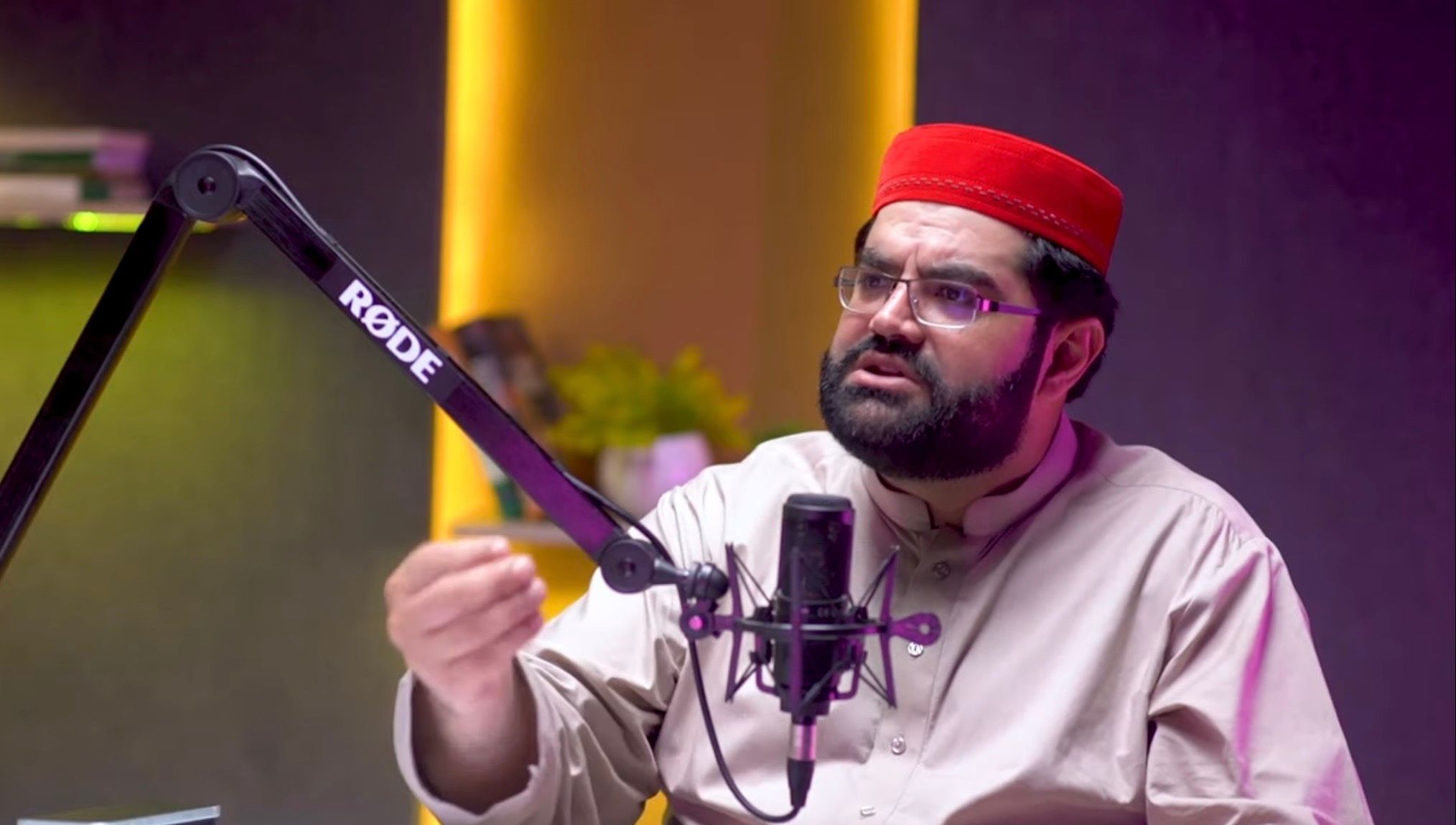 ایمل ولي خان:د یو پاکستاني په توګه وایم له افغانستان سره د پښتونخوا یو ځای کول ناسم کار دی