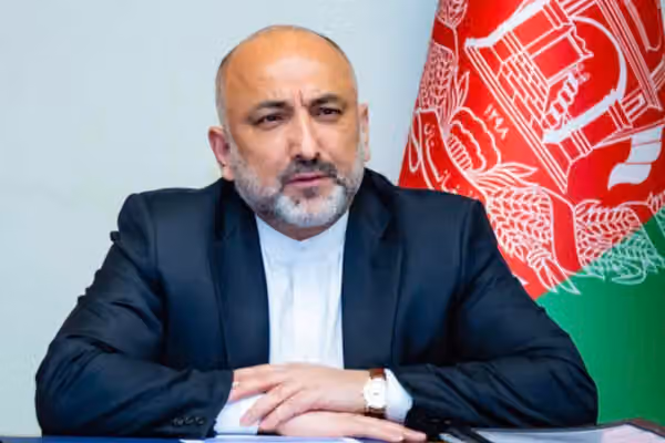 حنیف اتمر: د افغان ځوانانو د زدهکړو حق باید د سیاست او شخړو قرباني نه شي