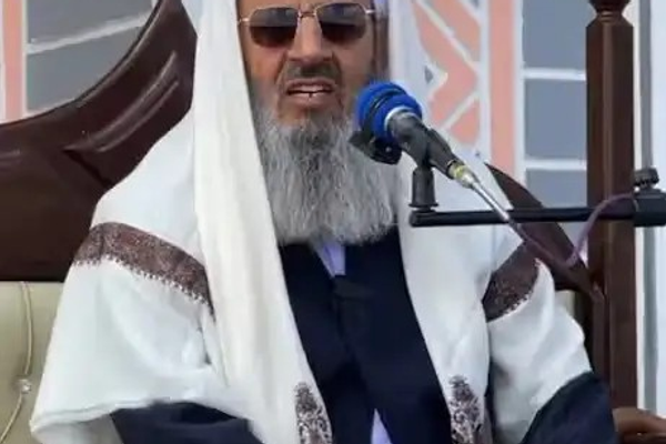 رجل دين إيراني يخاطب السلطات: لا تُدخلوا القوات الوكيلة إلى البلاد