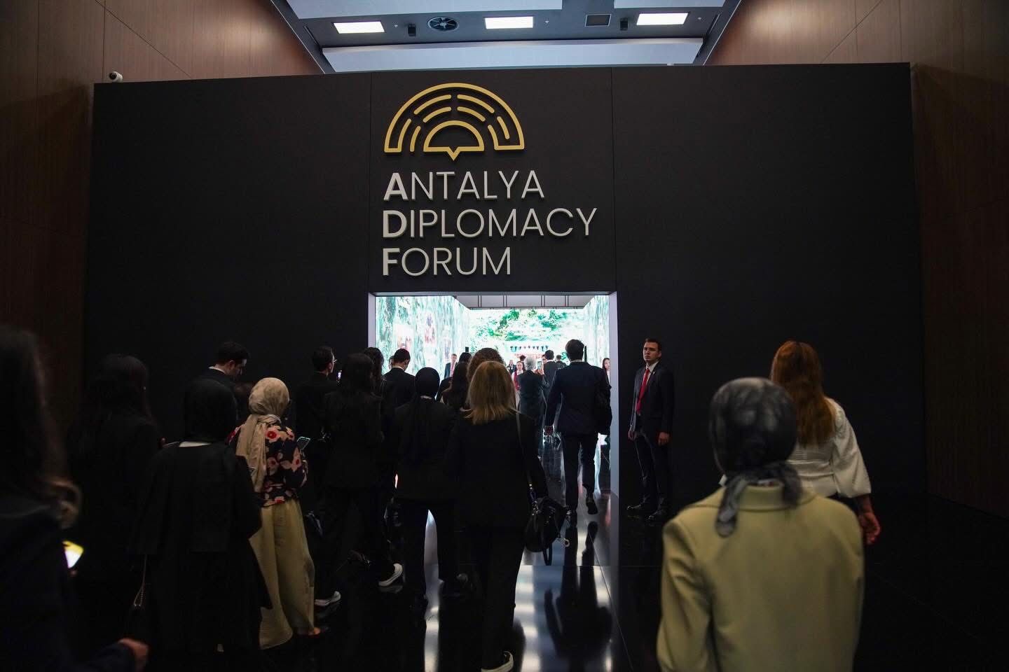 د ۲۰۲۶ کال د انتالیا نړۍوال کنفرانس د نړۍ د مشرانو په شتون ترسره شو