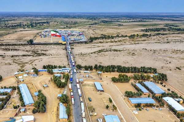 طالبانو له ایران سره د ورېښمو پله ټرانسپورټي بندر د تګ راتګ خدمات ۲۴ ساعته کړل