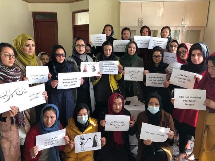 شبکه مشارکت سیاسی زنان افغانستان: محدودیت‌های وضع شده بر سفر زنان غیر انسانی است