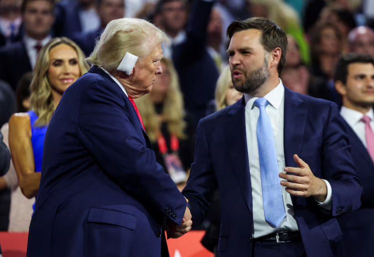 دونالد ترامپ در پی حمله نافرجام به جانش در مجمع ملی حزب جمهوریخواه حضور یافت