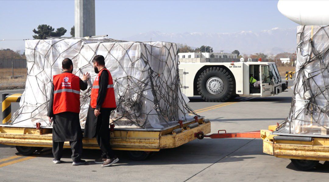 سومین هواپیمای حامل کمک‌های بشردوستانه سازمان حفاظت از کودکان به افغانستان رسید