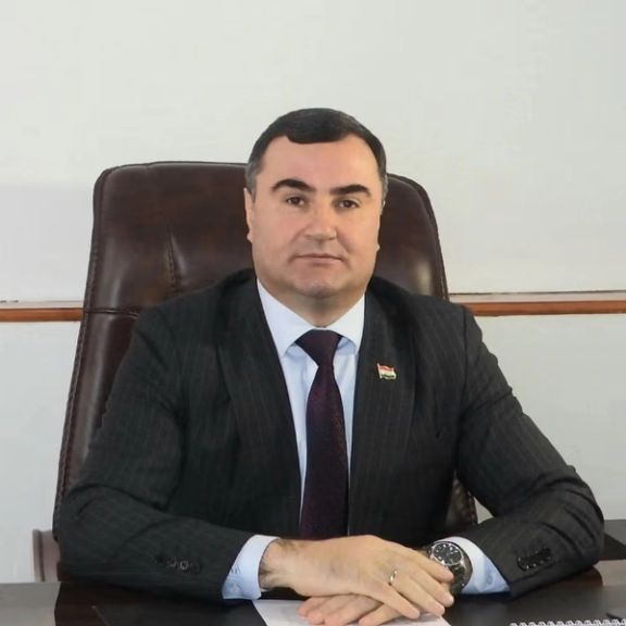 د تاجکستان د بدخشان ولایت د مشر جسد له افغانستان سره پر پوله د پنج سیند څخه وموندل شو