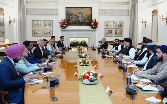 د طالبانو د سوداګرۍ وزیر له جی شنکر سره د چابهار بندر د فعالیت پر ډېرولو غږېدلی