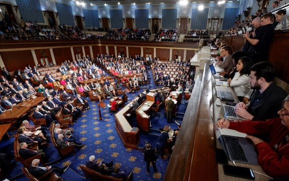 د امریکا د جمهوري غوښتونکو ګوند نهو غړو د استازو جرګې د مشر په توګه ځانونو نومولي دي