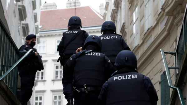 پولیس اتریش اعلام کرد یک پناهجوی سوری یک نفر را با چاقو کشت و چهار نفر را زخمی کرد 