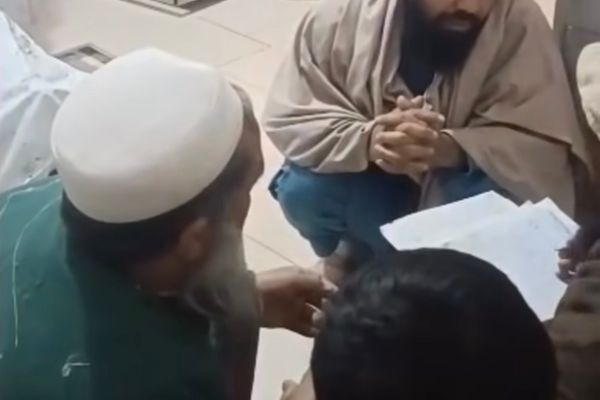 د لغمان په قرغیو ولسوالۍ کې د ټرافیکي پېښې له امله د یوې کورنۍ ۶غړي مړه شوي