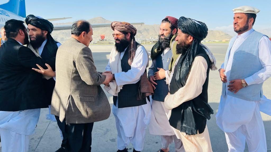 طالبان: د تېر جمهوري نظام څه باندې زر تنه لوړپوړي چارواکي بېرته هېواد ته ستانه شوي