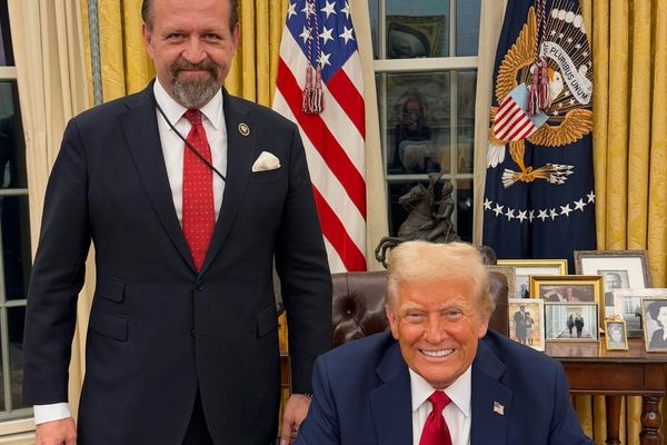 معاون دستیار ترامپ به طالبان: گروگانهای امریکایی را آزاد کنید