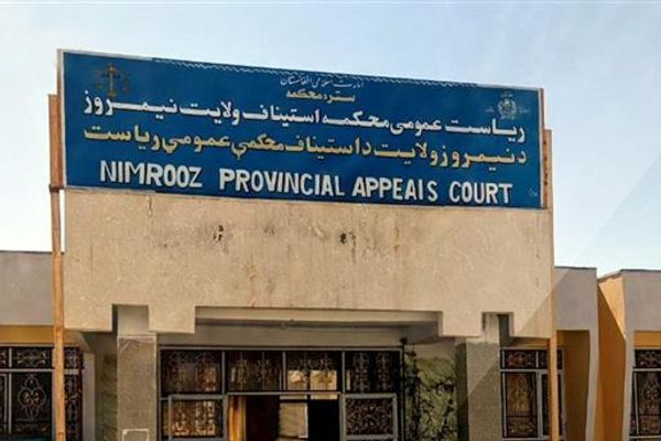 طالبانو په نیمروز کې ۹۱۵۵ کیلوګرامه قاچاقي درمل وسوځول