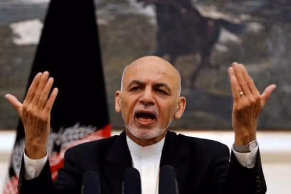 غنی: ماندن من در افغانستان به طالبان مشروعیت میداد