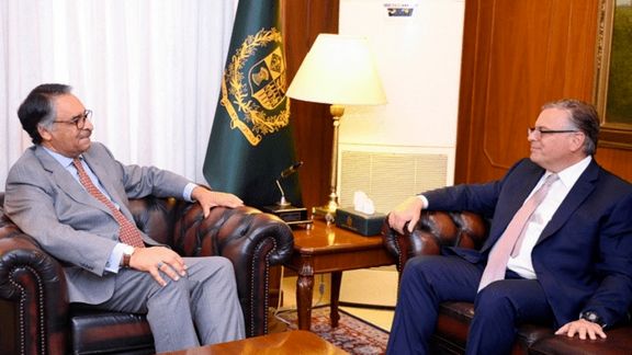 د امریکا سفیر او د پاکستان بهرنیو چارو وزیر، امریکا ته د افغان کډوالو پر لېږد خبرې وکړې