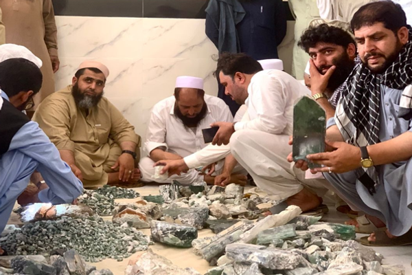 په کونړ کې د ۷۰ میلیونه افغانیو په ارزښت ۵۶۶ کیلوګرامه ګرانبیه تیږې وپلورل شوې