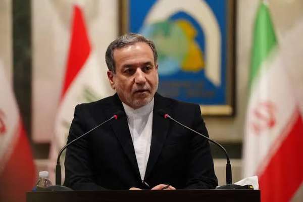 عراقچي: په هرمز تنګي کې د بېړیو د ناامنۍ اصلي عوامل امریکا او اسراییل دي
