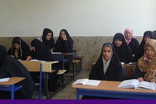 ایراني چارواکي: هر کال شاوخوا ۲۰زره کډوال په ایران کې د لیک او لوست مهارتونه زده کوي