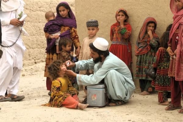 په غور کې د پولیو واکسین کمپاین پیل شو؛ ۲۷۵ زره ماشومان به واکسین شي