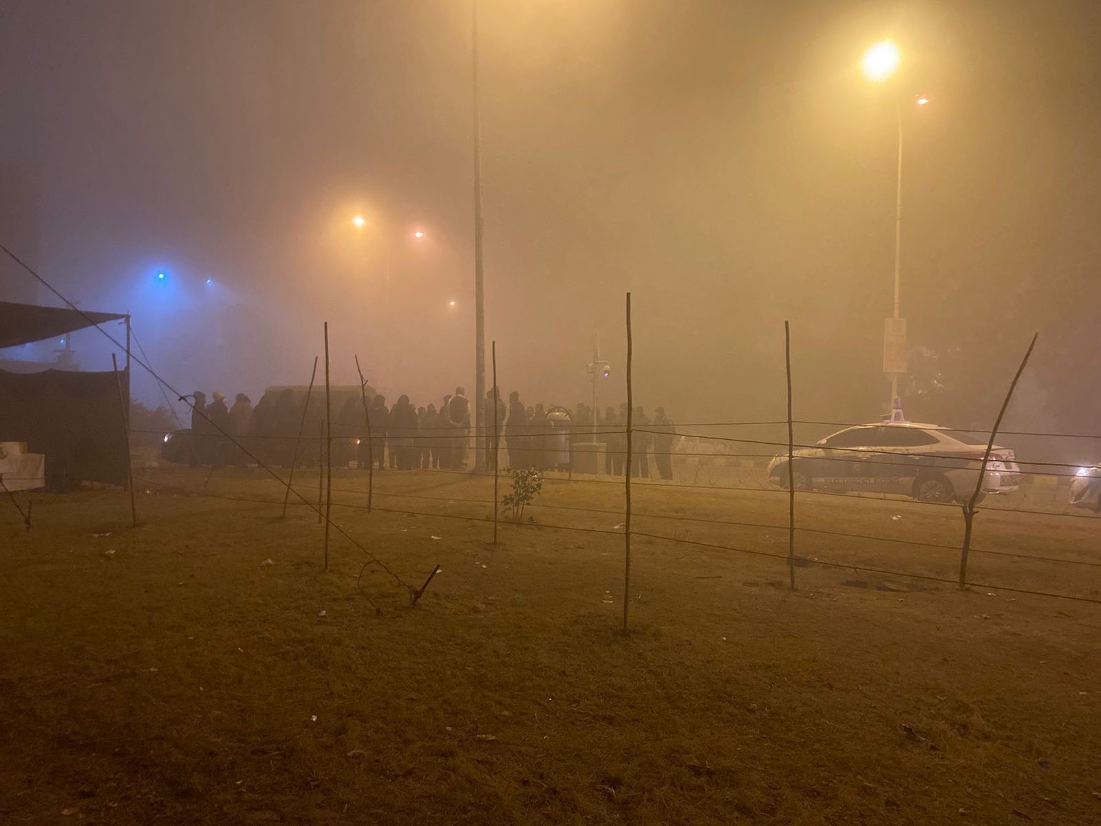 بلوڅ لاریونوال: د اسلام اباد پولیسو د شپې راباندې چاپه وهلې او د لاریون د ړنګولو هڅه کوي