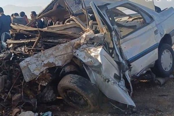 په ایران کې په یوې ټرافیکي پېښه کې ۱۴ افغان کډوال ټپيان شوي دي