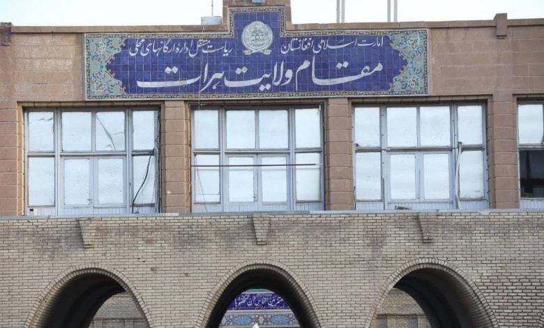 اعتراض خانواده‌های افسران سابق در هرات: "طالبان با زور و تفنگ خانه‌های ما را می‌گیرند"