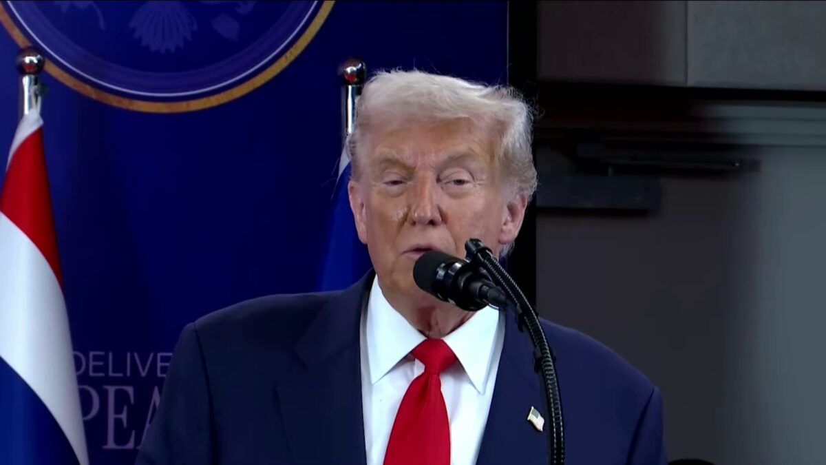 ډونالډ ټرمپ: تهران د امریکا له برید وړاندې د مذاکراتو غوښتنه وکړه