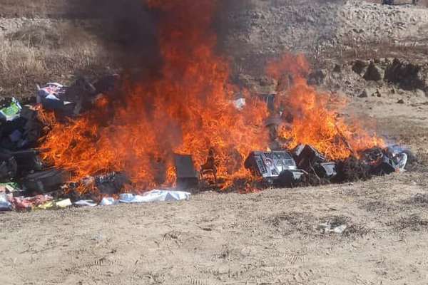 طالبانو په هلمند کې د موسیقۍ لسګونه الات او نور وسایل وسوځول