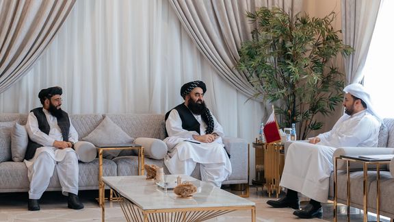 امیر خان متقي له قطر نه د ډېپلوماتيکو اړيکو د «کچې لوړولو» غوښتنه کړې