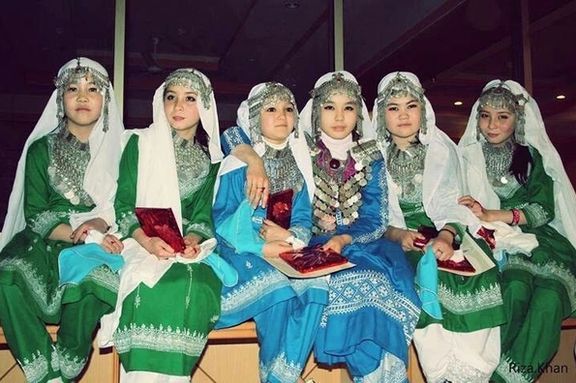 نمایی از پوشش زنان هزاره