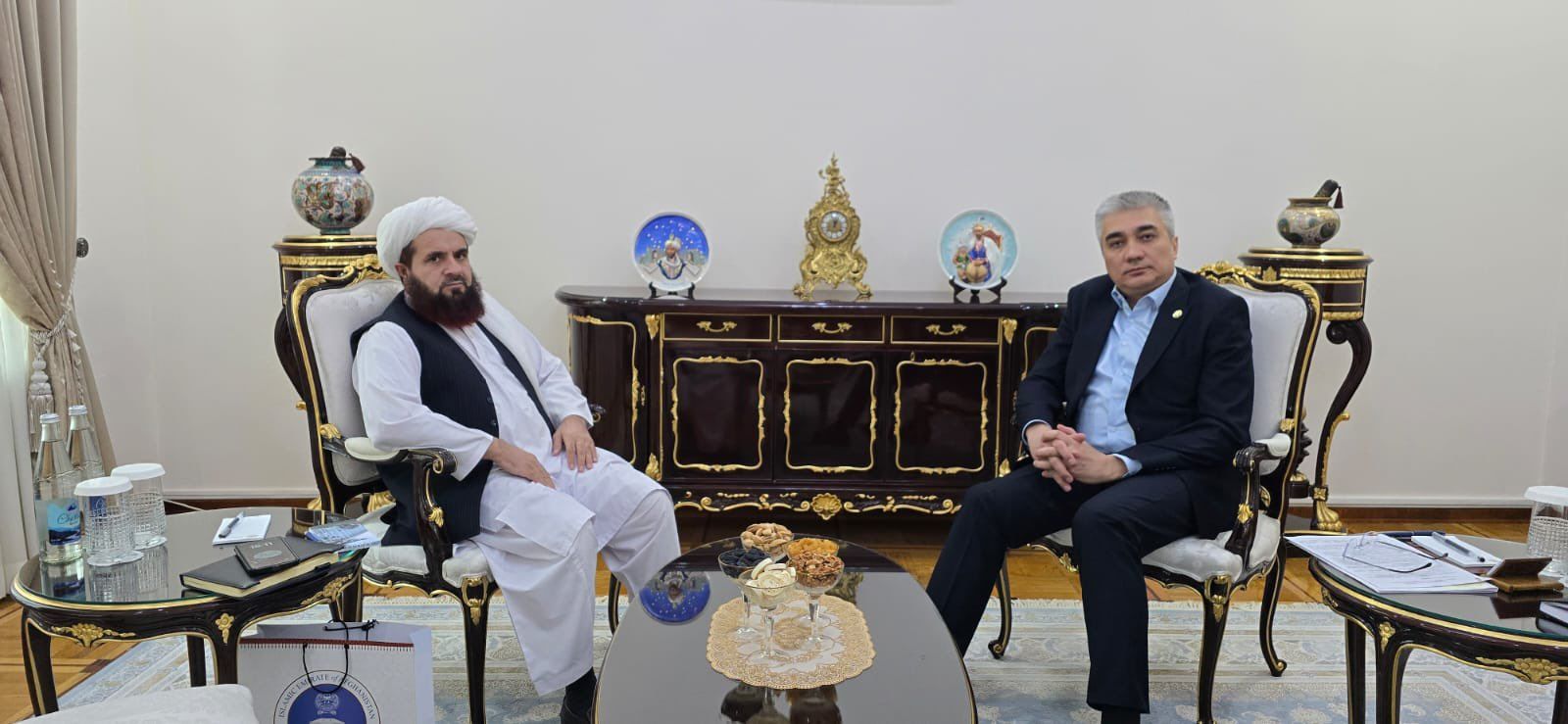 په مسکو کې طالب او ازبک سفیرانو د اقتصادي همکارۍ او سیمه‌ییز تعامل په اړه خبرې کړې