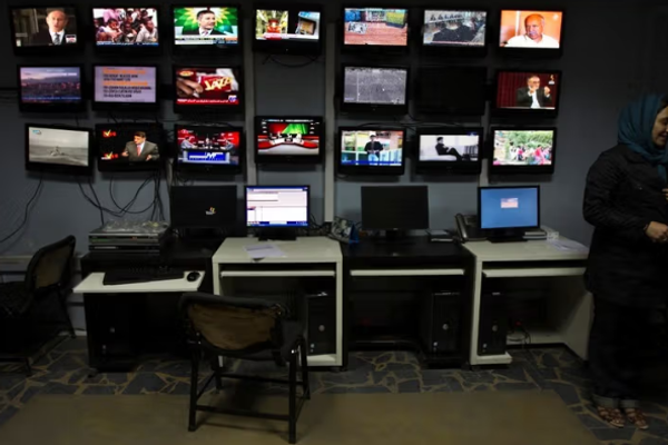 مركز الصحفيين الأفغان: طالبان تروّج للدعاية عبر قمع وسائل الإعلام المستقلة