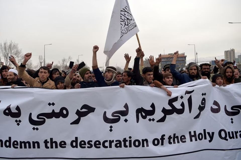 هزاران نفر در افغانستان در اعتراض به سوزاندن قرآن در سویدن اعتراض کردند