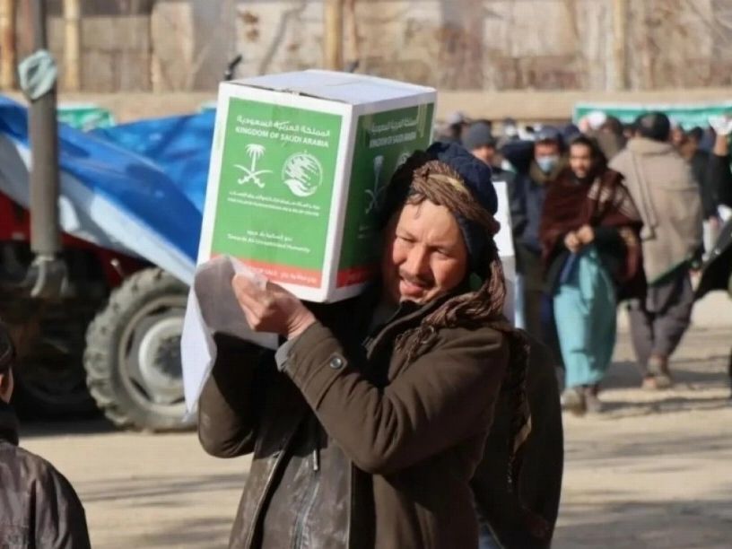  ملک سلمان بنسټ په شبرغان کې د مرستې ۵۷۰ کڅوړې وېشلې دي