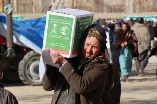 ملک سلمان بنسټ په شبرغان کې د مرستې ۵۷۰ کڅوړې وېشلې دي