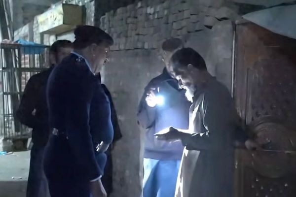 در یک روز بیش از ۷۰ خانواده افغان از پاکستان و ایران اخراج شدند