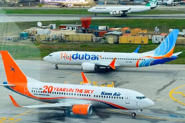 طالبان: هره ورځ له ۲۷ کورنيو او نړۍوالو هوایي ډګرونو منظمې الوتنې کېږي