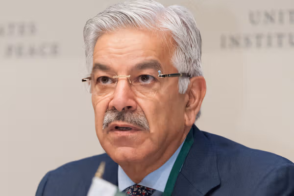 خواجه اصف: په تیراه دره کې هېڅ پوځي عملیات روان نه دي، خلک د واورې له امله کډې کوي