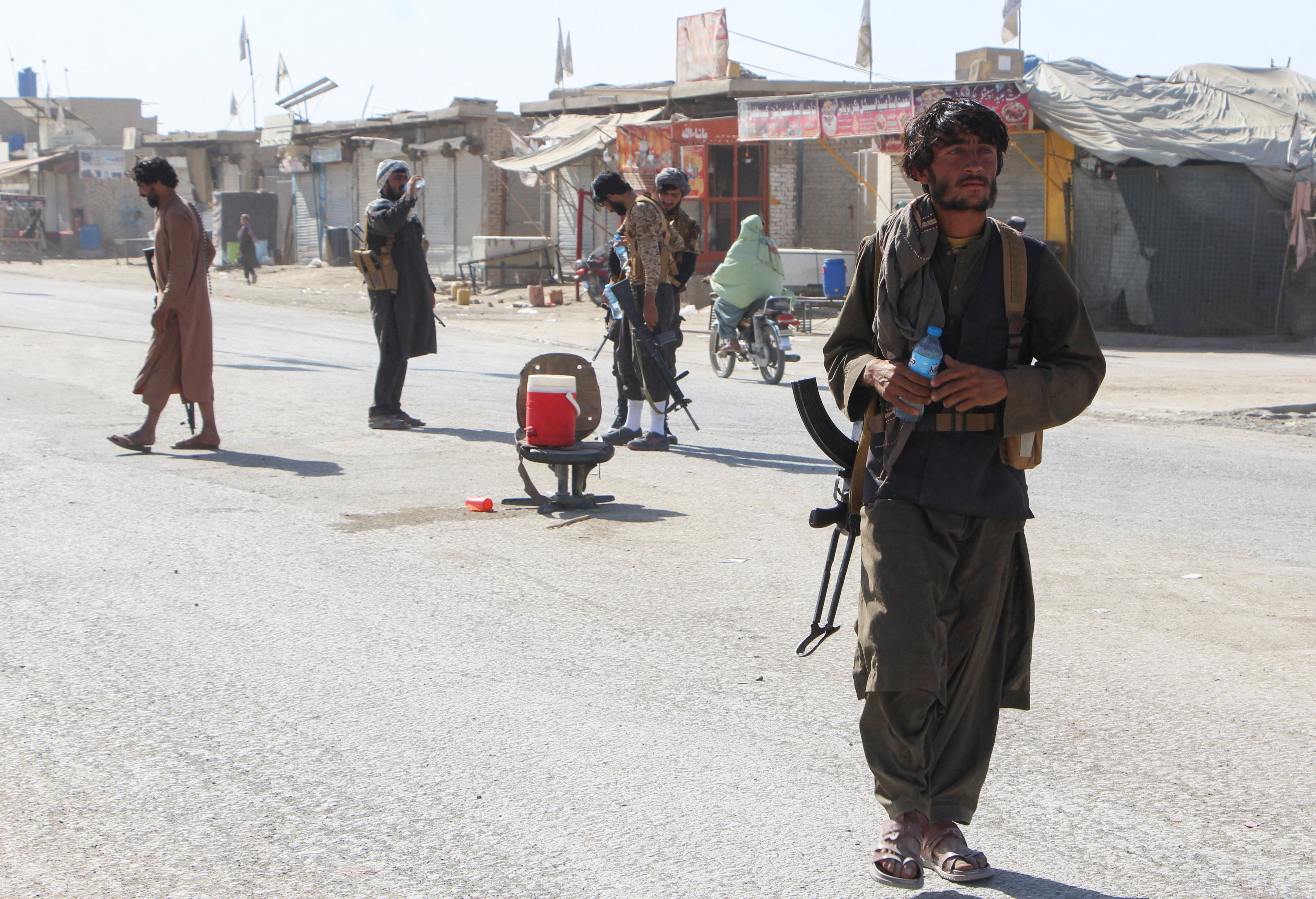 د طالبانو د دفاع وزارت سرچینې وایي، په تېرو درېیو کلونو کې درې ځله اوږدې جګړې شوې او څلور ځله یوازې ډزې سره تبادله شوې دي. 